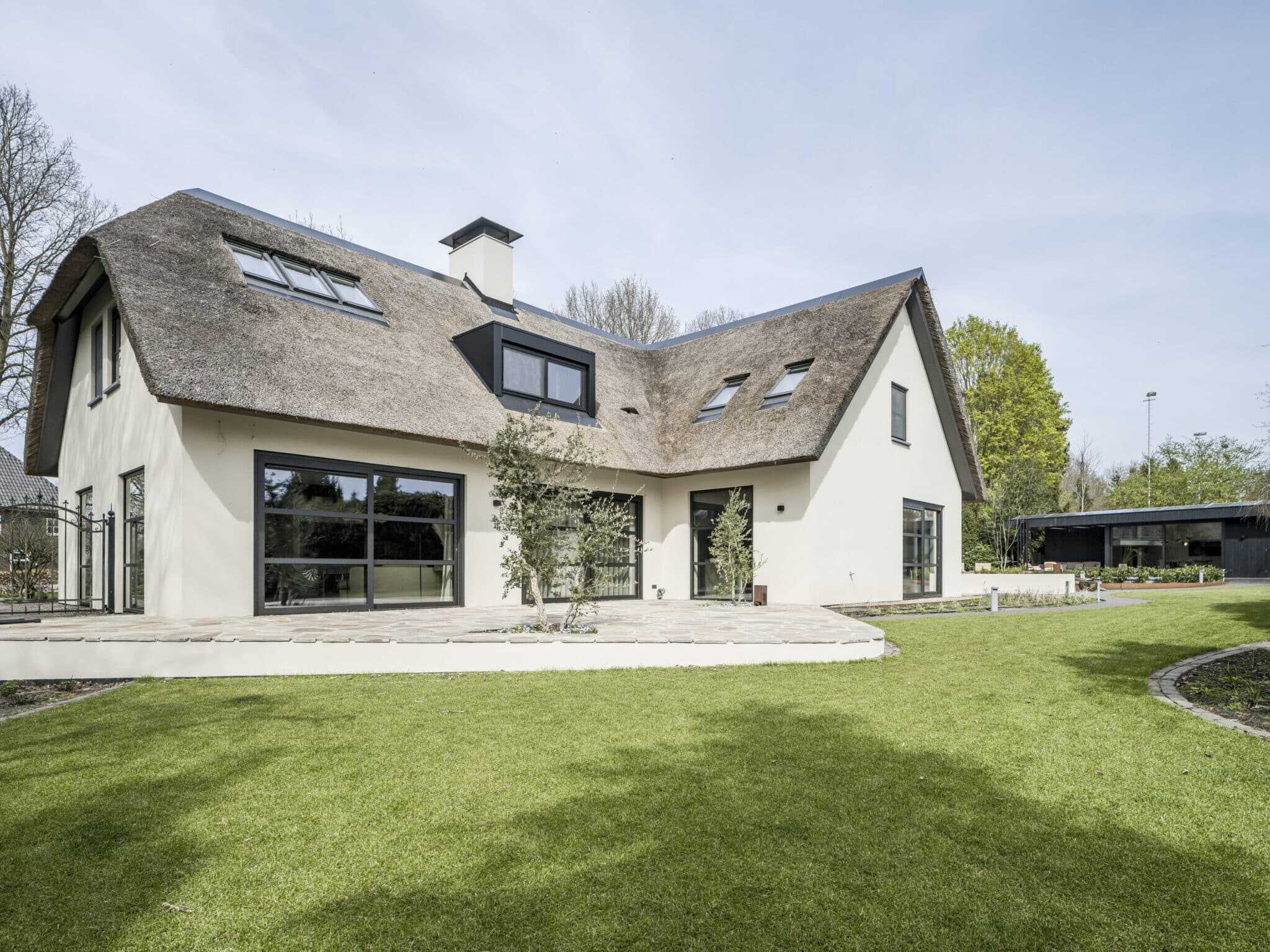 Villa in Brabant met Natuurlijke Elementen